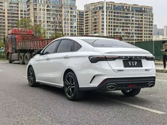 Geely Binrui — Фото автомобиля 7