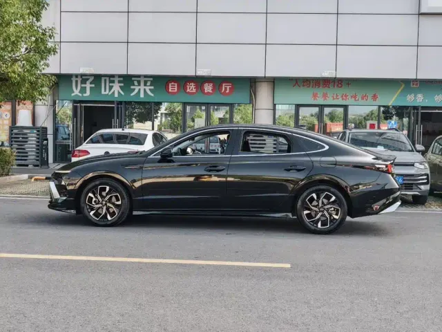 Hyundai Sonata — Фото автомобиля 8