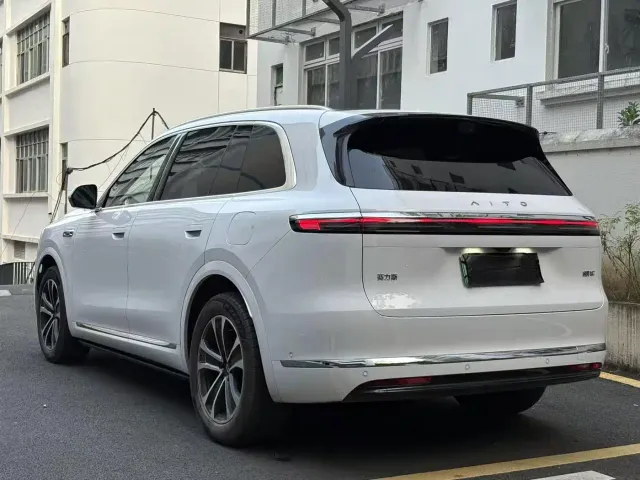 Aito M7 — Фото автомобиля 4