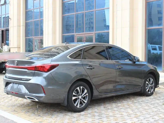 Changan Eado — Фото автомобиля 6