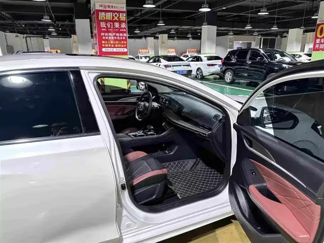 Changan Eado — Фото автомобиля 9