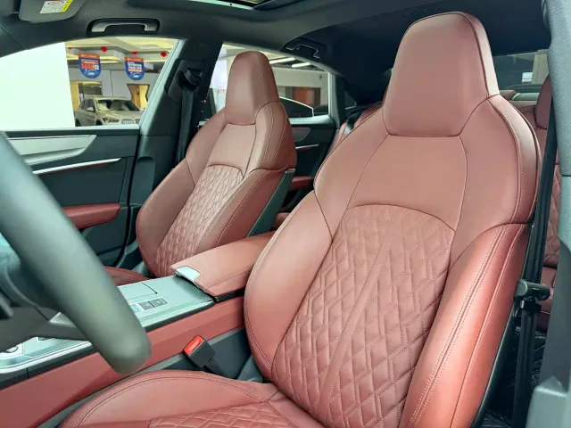 Audi A7L — Фото автомобиля 16