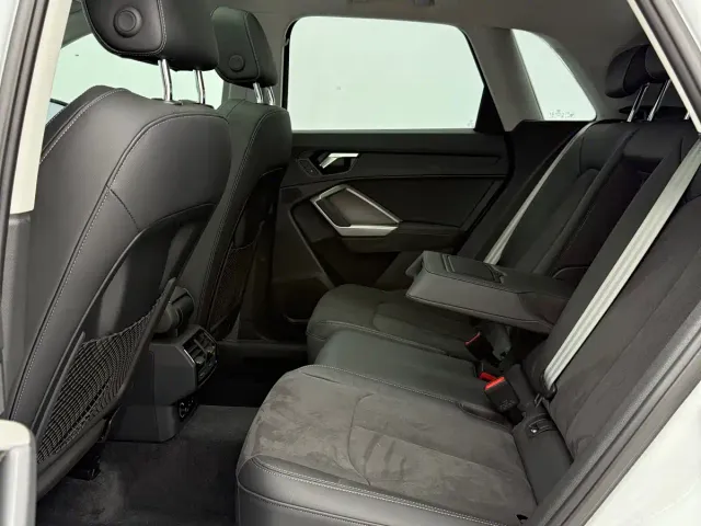 Audi Q3 — Фото автомобиля 11
