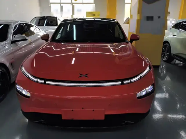 Xpeng P7 — Фото автомобиля 2