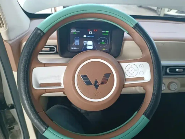 Wuling Hongguang Mini EV — Фото автомобиля 10