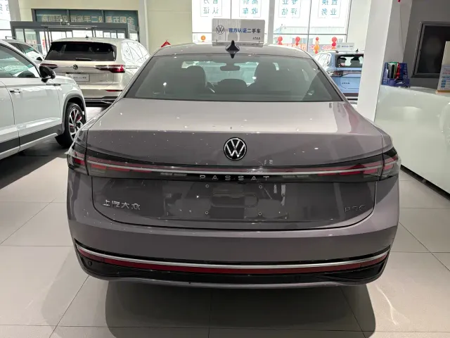 Volkswagen Passat — Фото автомобиля 5