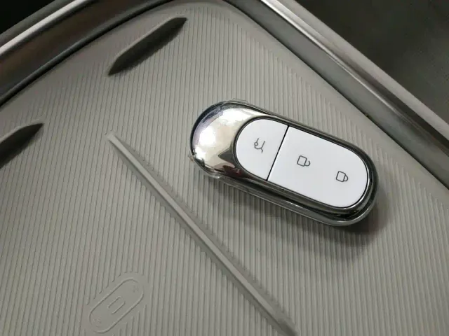 Leapmotor B10 — Фото автомобиля 8