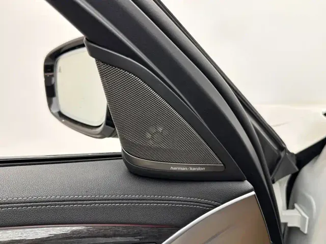 BMW 5 Series — Фото автомобиля 15