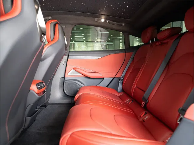 Xiaomi SU7 — Фото автомобиля 21