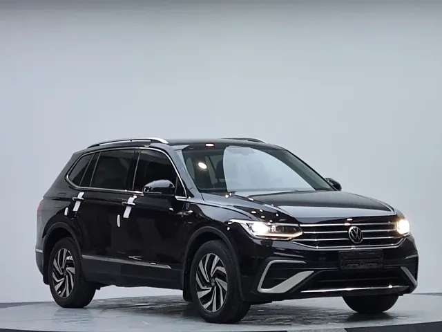 Volkswagen Tiguan L — Фото автомобиля 4