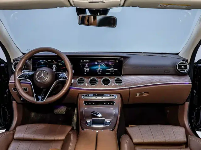 Mercedes-Benz E-Class — Фото автомобиля 27