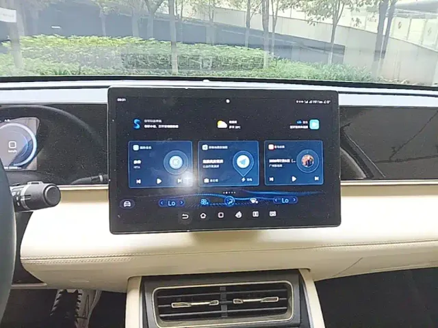 BYD Qin L — Фото автомобиля 12