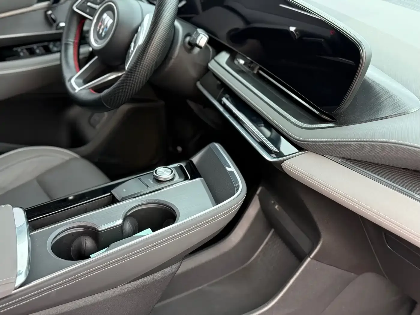 Buick Buick E5 2024 Model Premium Standard Range Audio-Visual Edition — Фото автомобиля 17