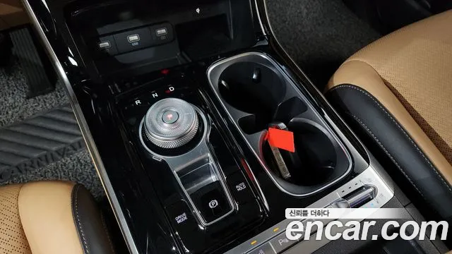 Kia Canival Carnival 4 поколение Бензин 7 мест Signature — Фото автомобиля 9