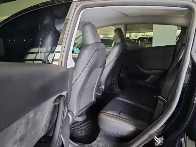 Tesla Model Y — Фото автомобиля 4