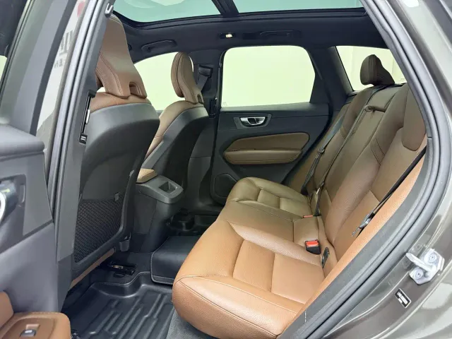 Volvo XC60 — Фото автомобиля 5