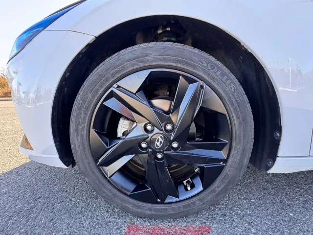 Hyundai Elantra — Фото автомобиля 8