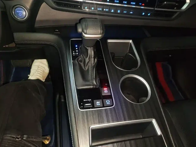 Toyota Sienna — Фото автомобиля 13