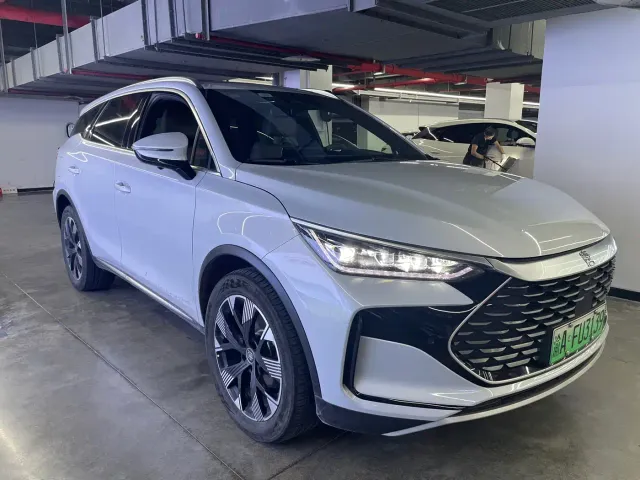 BYD Tang — Фото автомобиля 3