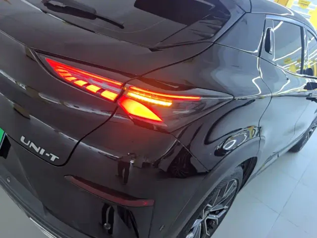 Changan UNI-T — Фото автомобиля 7