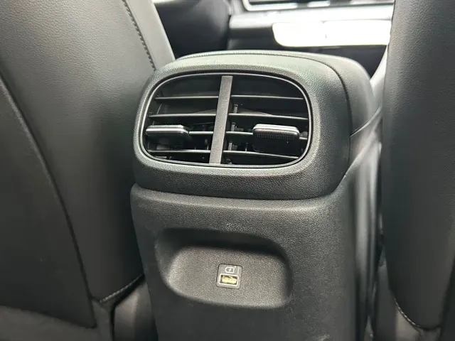 Hyundai Elantra — Фото автомобиля 15