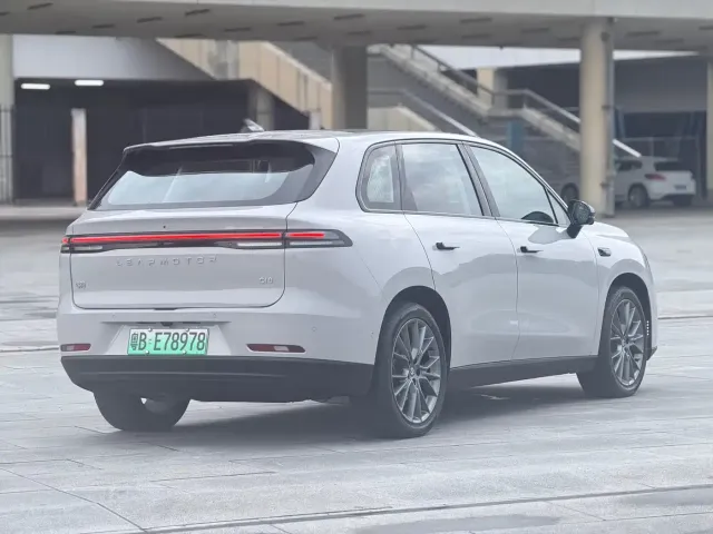 Leapmotor C10 — Фото автомобиля 4