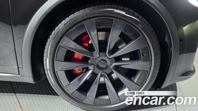 Tesla Model X — Фото автомобиля 5