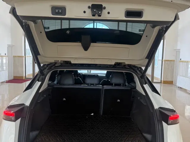 Nissan Ariya — Фото автомобиля 9