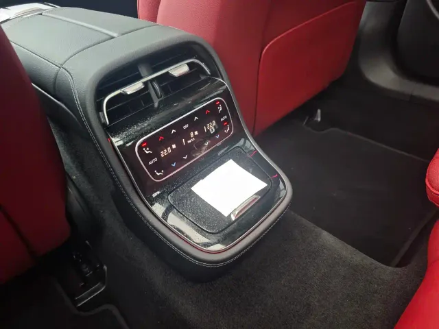 Mercedes-Benz E-Class — Фото автомобиля 28