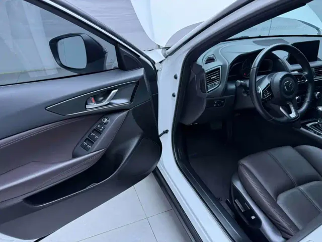 Mazda CX-4 — Фото автомобиля 8