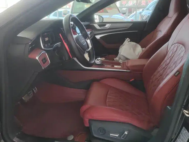 Audi A7L — Фото автомобиля 9