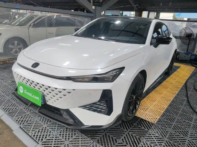 Фотография автомобиля — Changan UNI-V