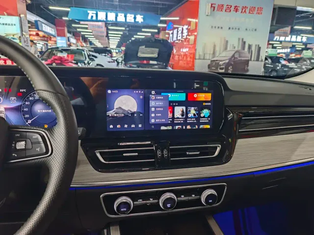 Hongqi HS5 — Фото автомобиля 7