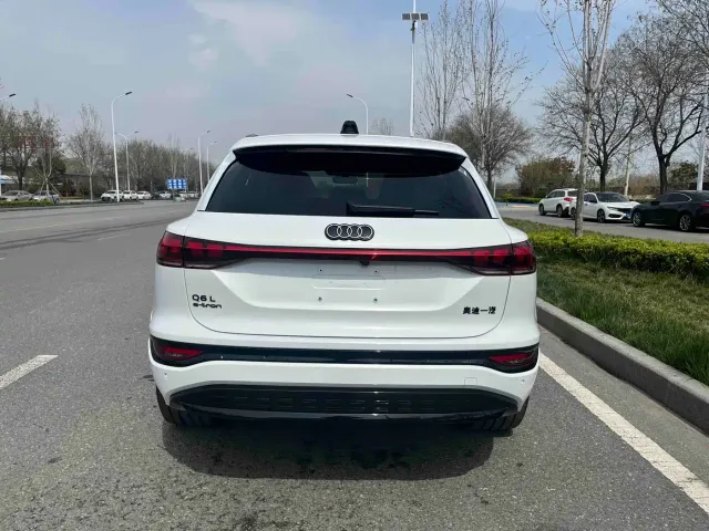 Audi Q6L e-tron — Фото автомобиля 19