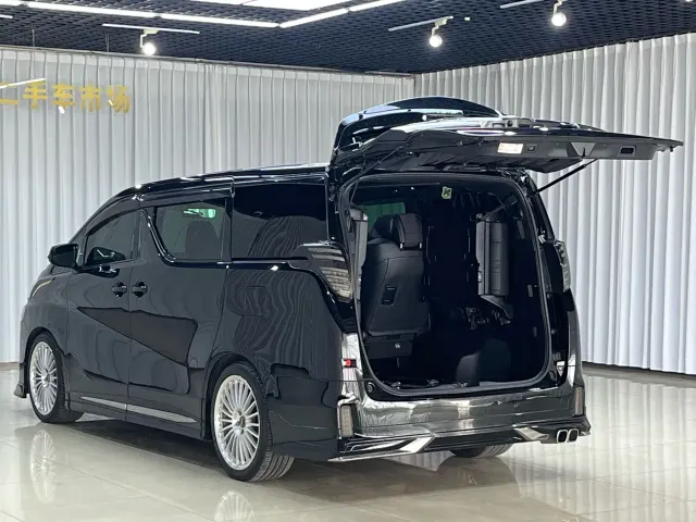Toyota Vellfire — Фото автомобиля 8