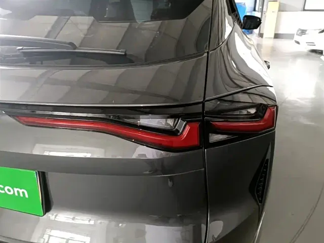 Changan Z6 — Фото автомобиля 7