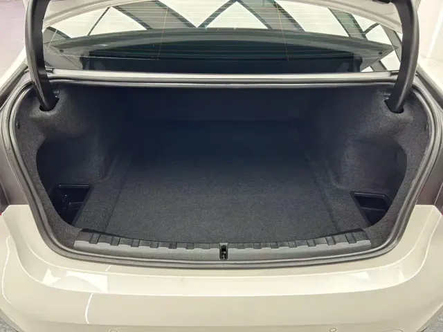 BMW 3 Series — Фото автомобиля 19