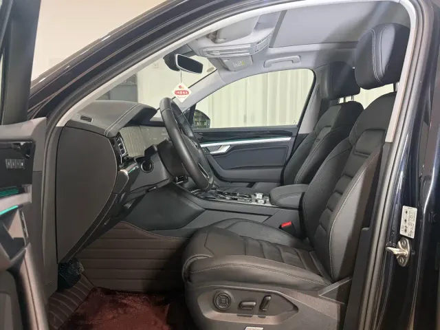 Volkswagen Touareg — Фото автомобиля 16