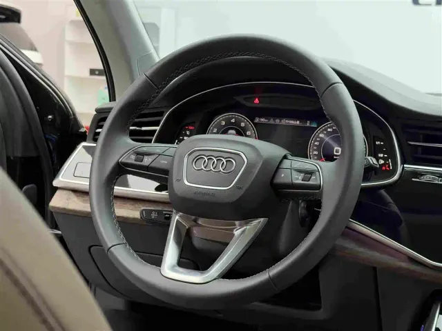 Audi Q7 — Фото автомобиля 13