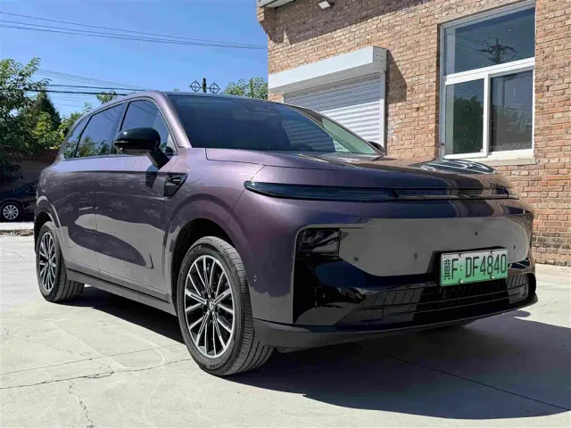 Leapmotor B10 — Фото автомобиля 2