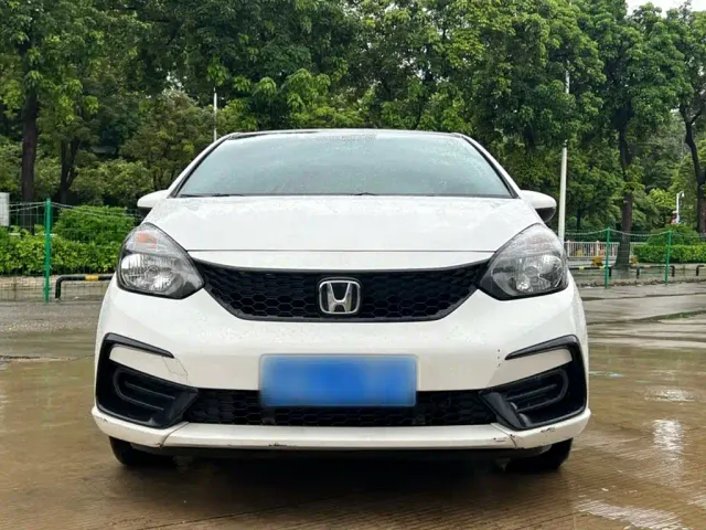 Honda Fit — Фото автомобиля 4