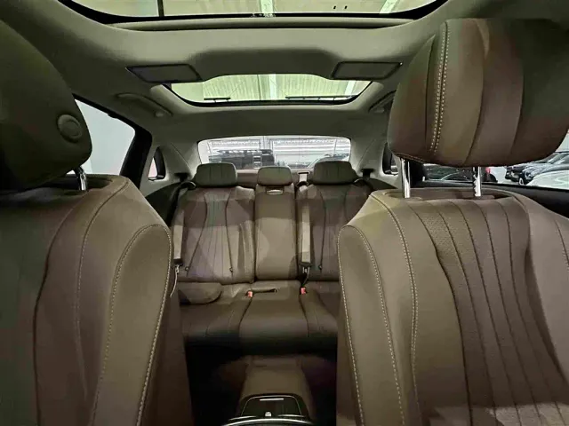 Mercedes-Benz E-Class — Фото автомобиля 13