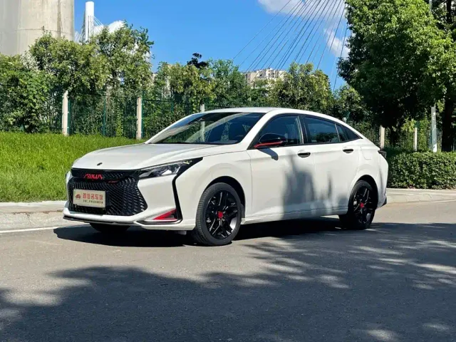 Фотография автомобиля — Dongfeng Yixuan