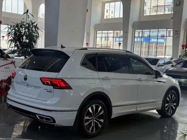 Volkswagen Tiguan L — Фото автомобиля 7