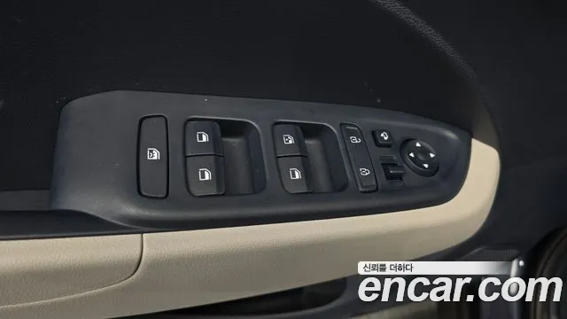 Hyundai Venue — Фото автомобиля 20
