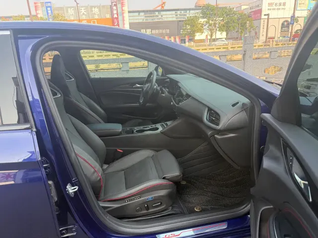 Buick Regal — Фото автомобиля 15