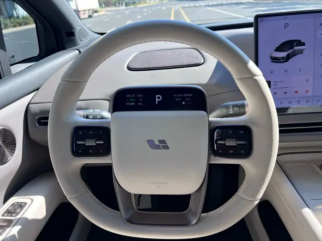 Li Auto i6 — Фото автомобиля 7