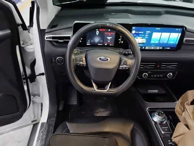 Ford Edge — Фото автомобиля 10