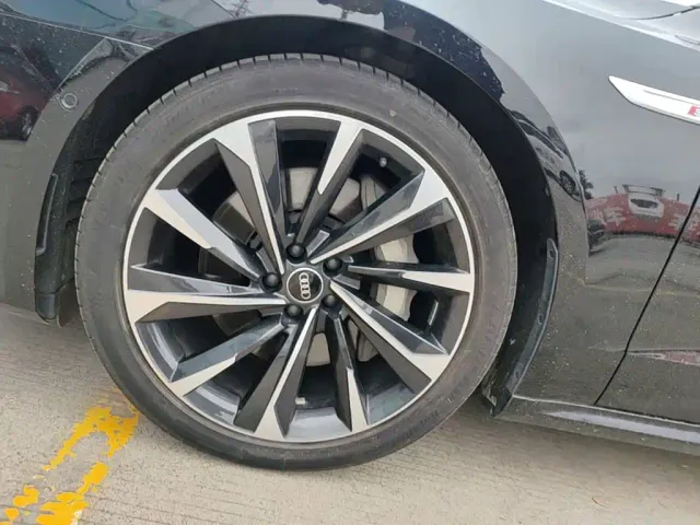 Audi A7L — Фото автомобиля 22