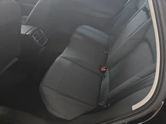 Volkswagen Passat — Фото автомобиля 16